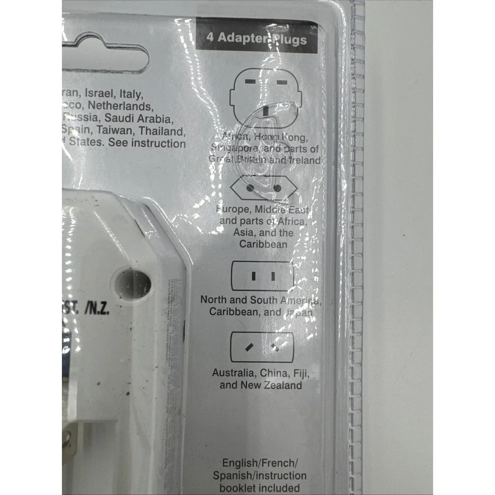 Worldwide Adapter with‎ USB port Travelsmart by Conair - BRAND NEW -